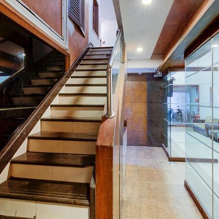 Capital O 77295 Hotel Bansidhar Bhuvan Мумбаи Экстерьер фото