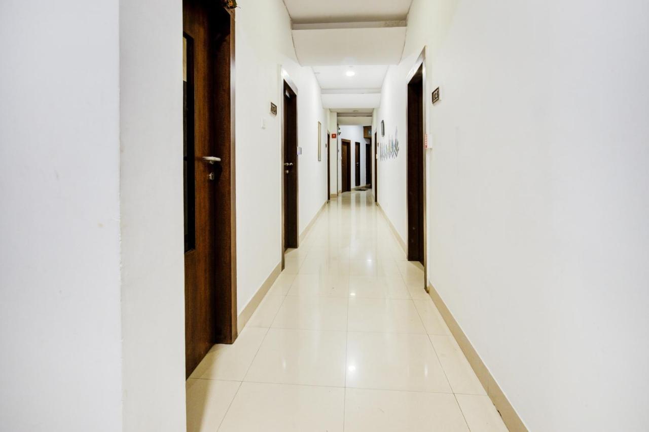 Capital O 77295 Hotel Bansidhar Bhuvan Мумбаи Экстерьер фото
