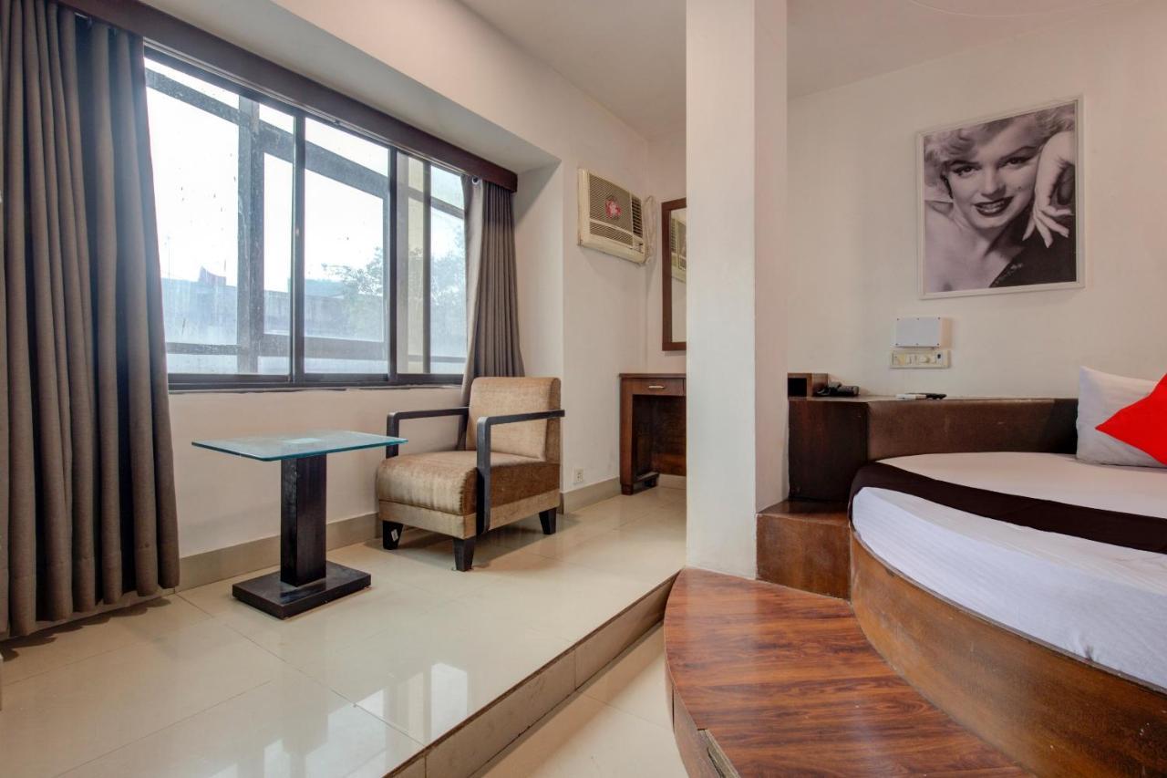 Capital O 77295 Hotel Bansidhar Bhuvan Мумбаи Экстерьер фото