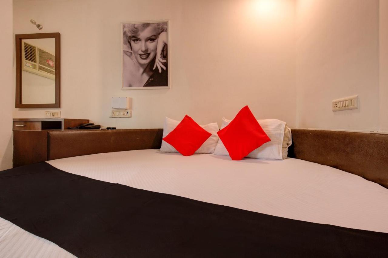 Capital O 77295 Hotel Bansidhar Bhuvan Мумбаи Экстерьер фото