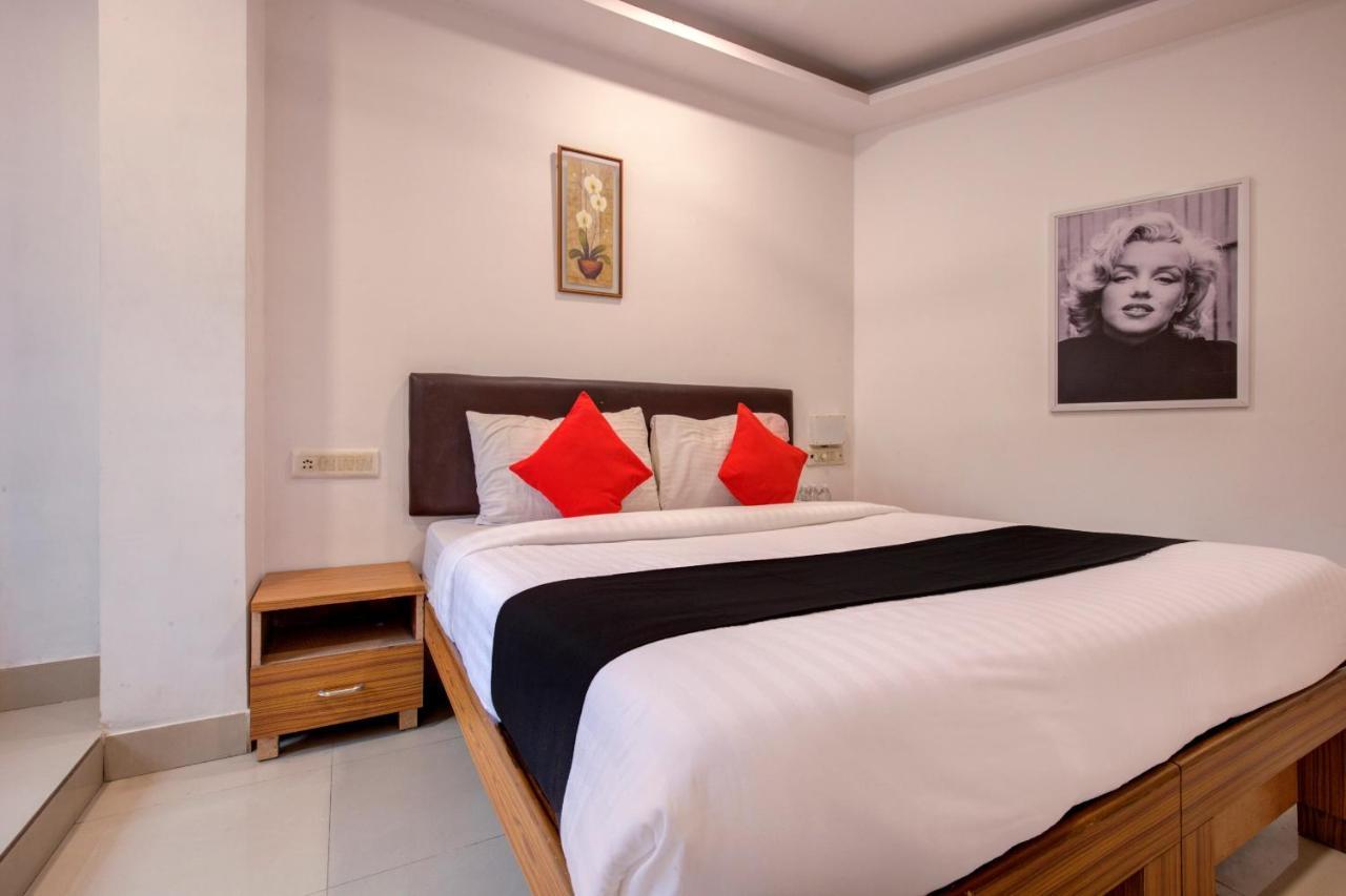 Capital O 77295 Hotel Bansidhar Bhuvan Мумбаи Экстерьер фото